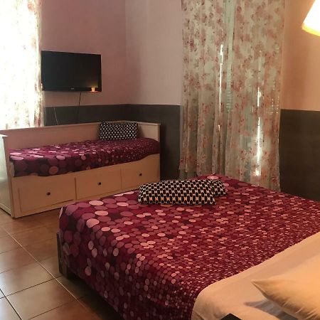La Casa Di Elena Hotel Рим Екстериор снимка
