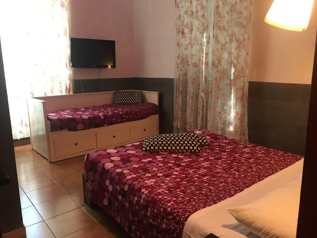 La Casa Di Elena Hotel Рим Екстериор снимка
