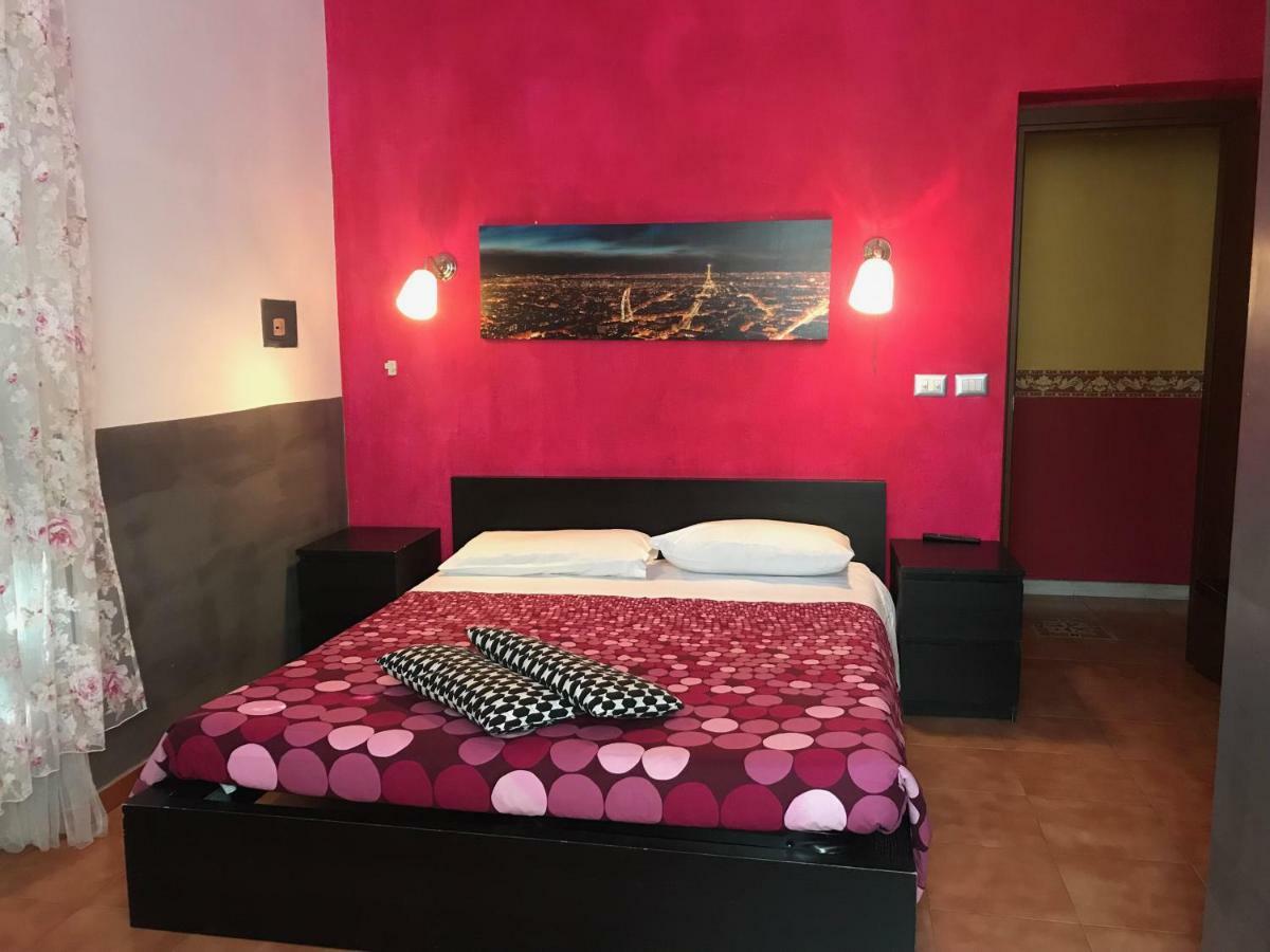 La Casa Di Elena Hotel Рим Екстериор снимка